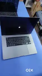 Apple MacBook Pro laptop A1990 model. Core i7/16GB/4GB graphics/500SSD