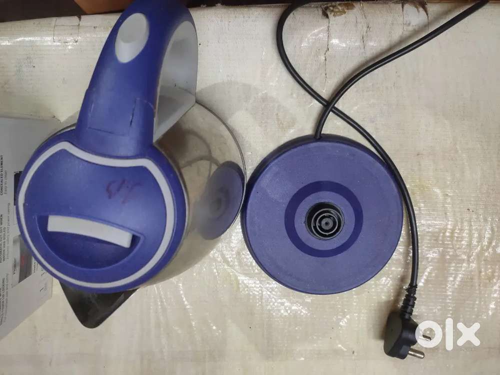 1.5 month old prestige kettle with in warranty.