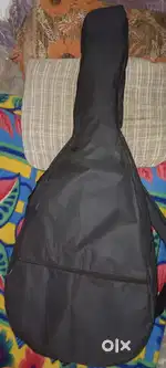 ACOUSTIC GUITAR