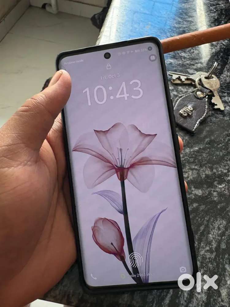 IQOO Z9S 5G 8GB ram 128 GB ROM mint condition curve screen