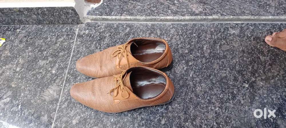 Formal shoes