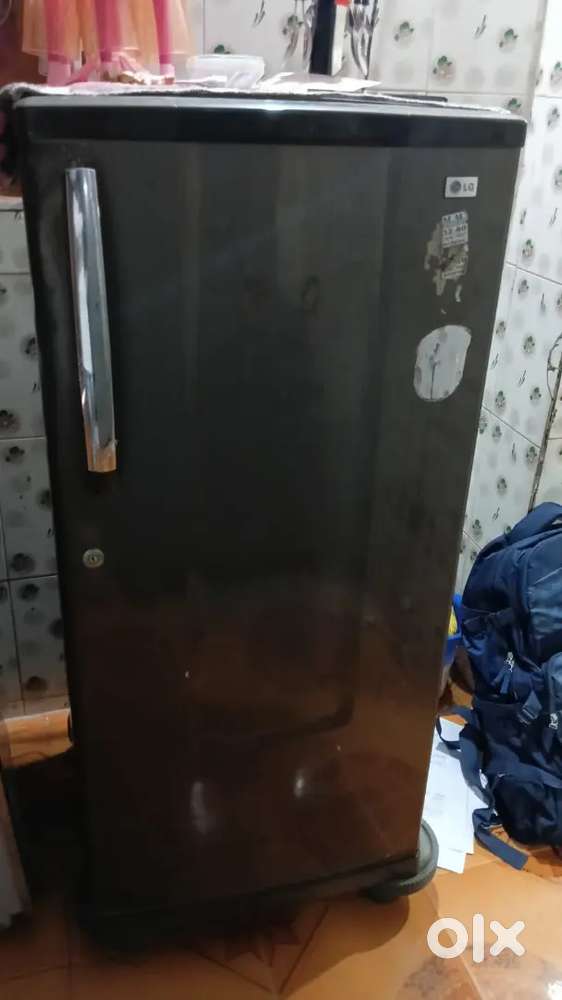 ફ્રીઝ તથા વોશીંગ મશીન વેચવાનું છે.