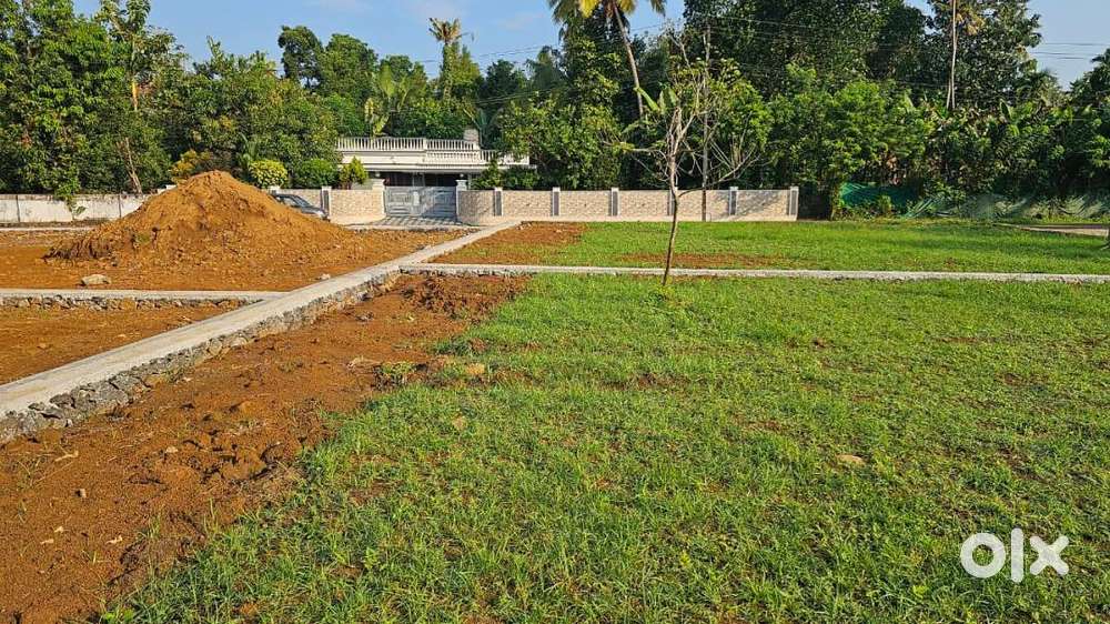Malayatoor–Airport Near 5–10 Cent Premium Villa Plots 5L DP 90% Loan