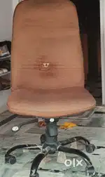 Revolving office chair