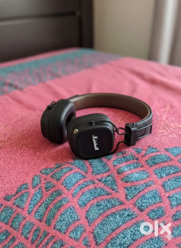 Marshall IV headphones