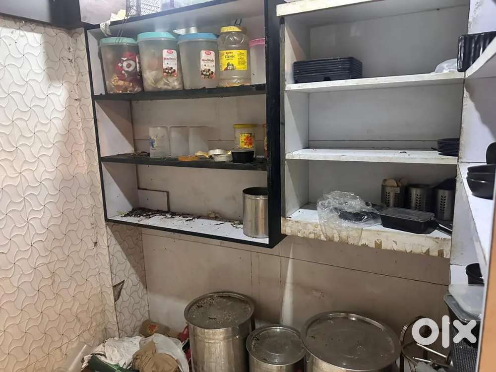 900sqft fully furnished running restaurant for rent in Janpath.