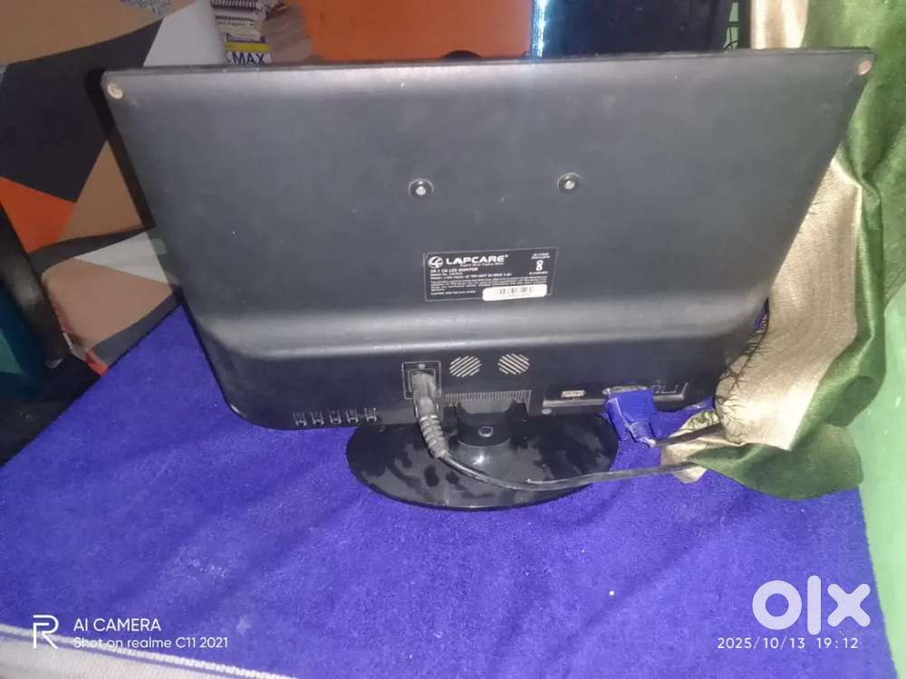 Monitor with SMPS mouse and keyboard SSD