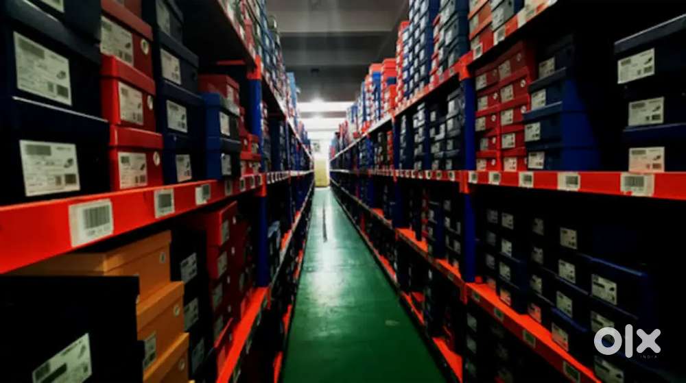 Wanted male/female office staffs inside warehouse