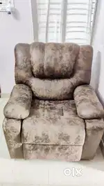 Recliner sofa