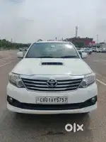 TOYOTA 2014 FORTUNER 3.0L. 2WD AUTOMATIC  DIESEL 127000 Km DRIVEN