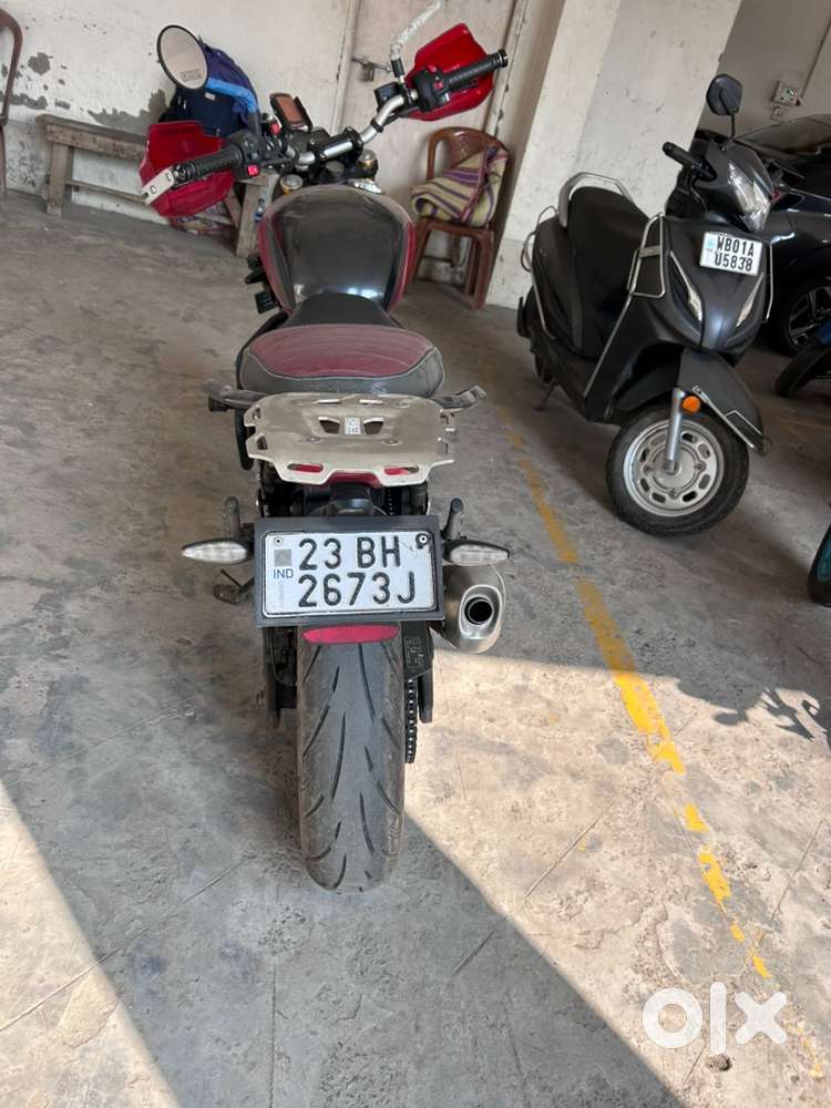 Triumph Speed 400 Naked Street Fighter