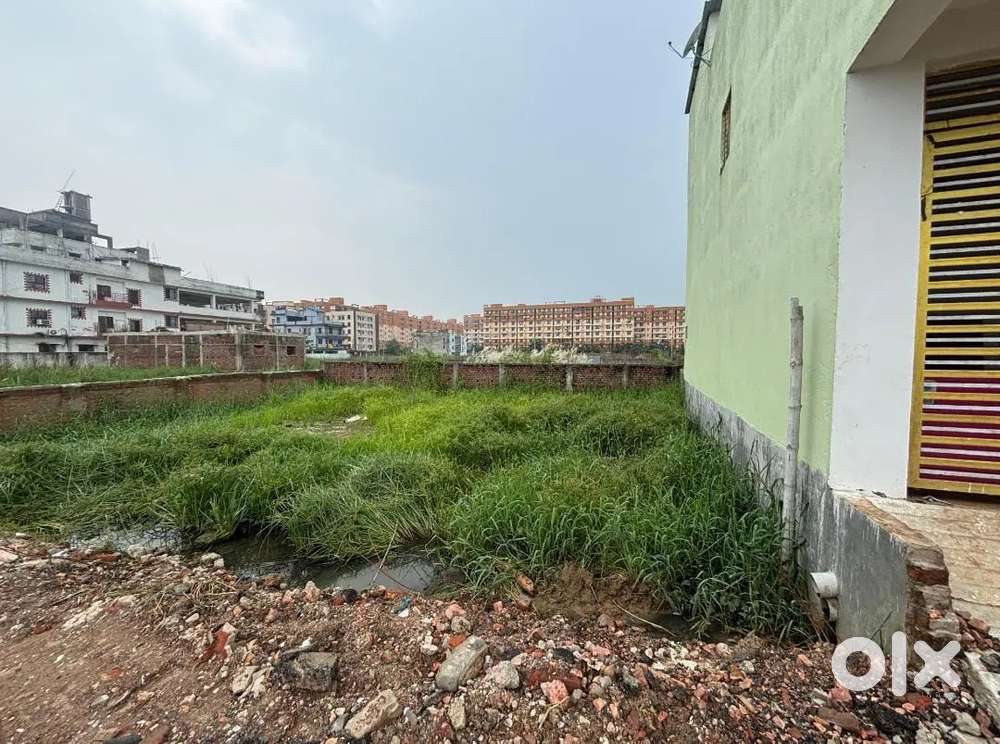 Plot available near aiims patna golambar Mahadev school  nahar road