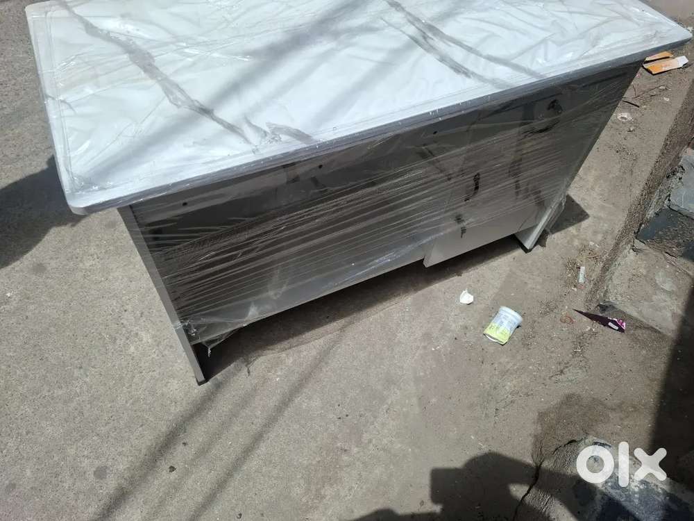 Study office computer and laptop multipurpose brand new table in works