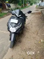 2 year 10 month olde low kilometers run neet and clean scooter
