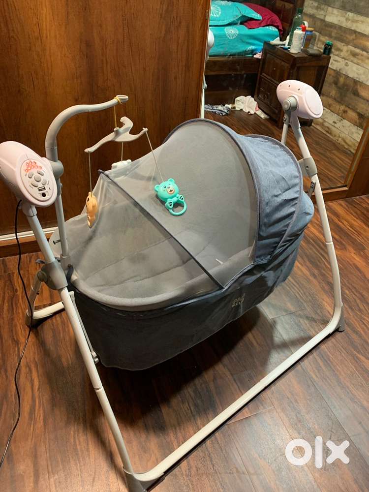 Fully Aatometic baby swing