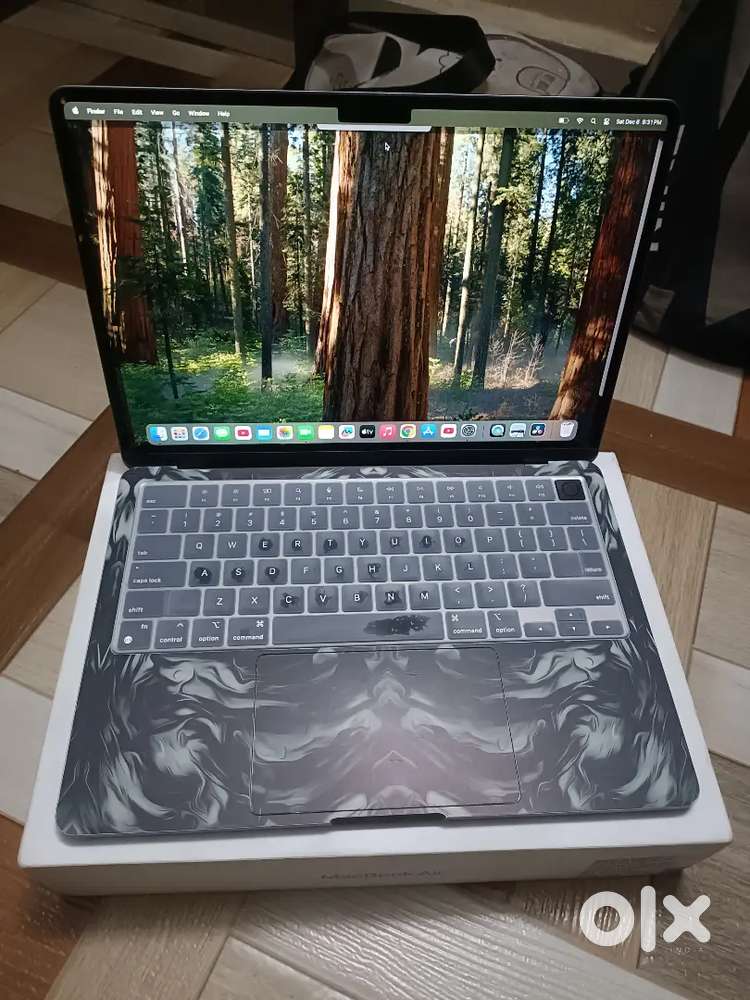 MacBook Air 13inch 512 apple care till July 2027