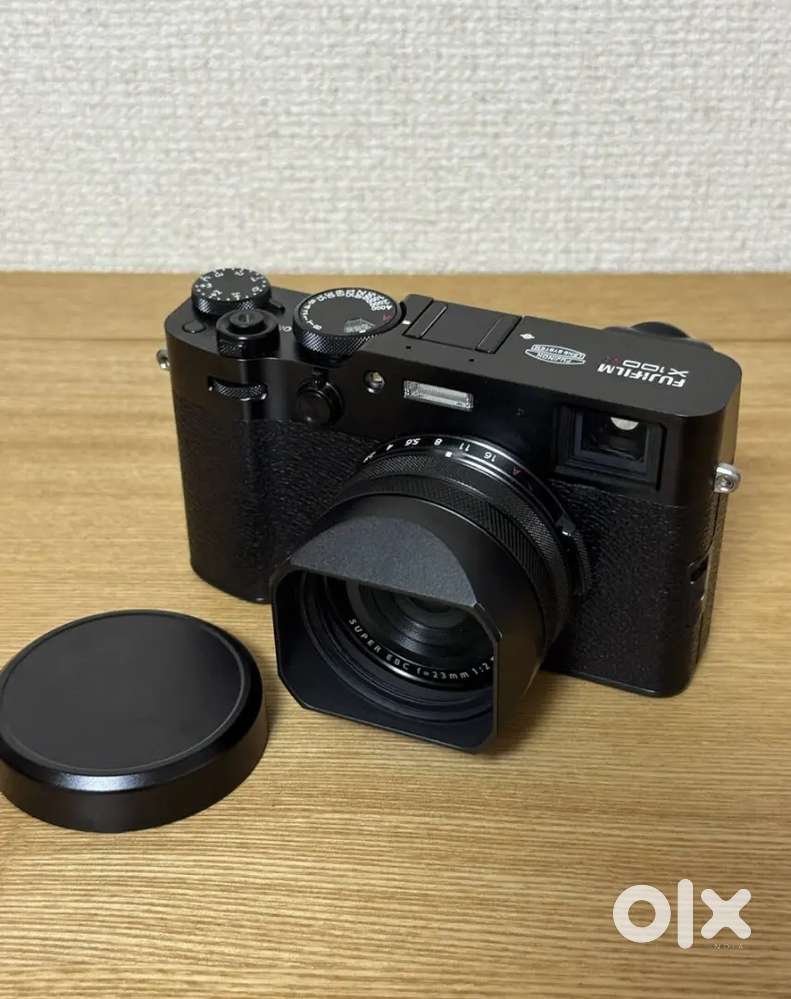 Fujifilm X100VI w/ 1100 Shots 694301