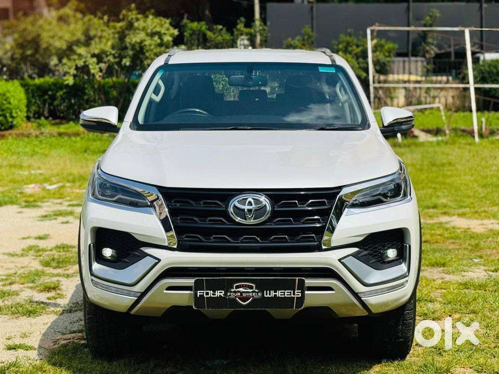 Toyota Fortuner [2021-ongoing] 2.8 2WD Diesel MT, 2023, Diesel