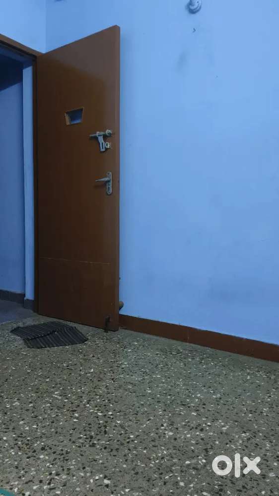 2 members already there another 1 person can join