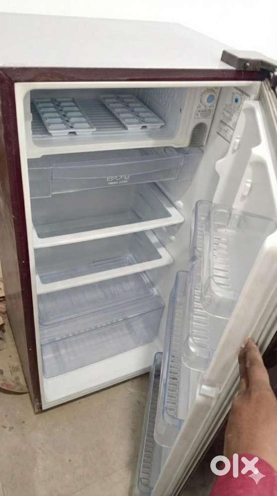 Selling single door LG 5 star fridge