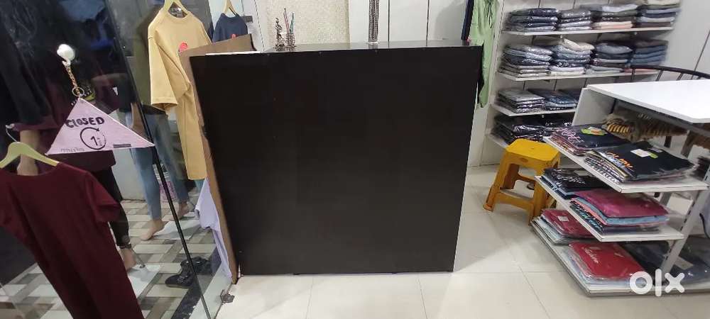 Computer table