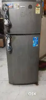 Double door, gross volume 220 litre , storage volume 195 litre 3 star