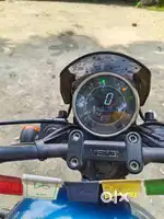 Yezdi Roadster