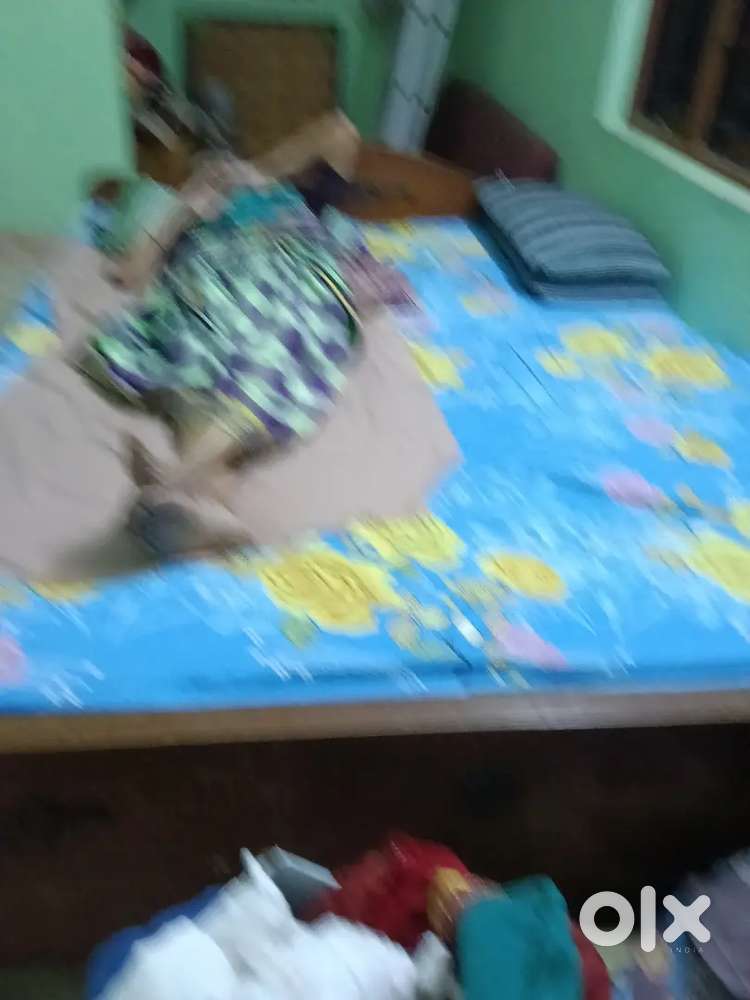 Queen cot with bed