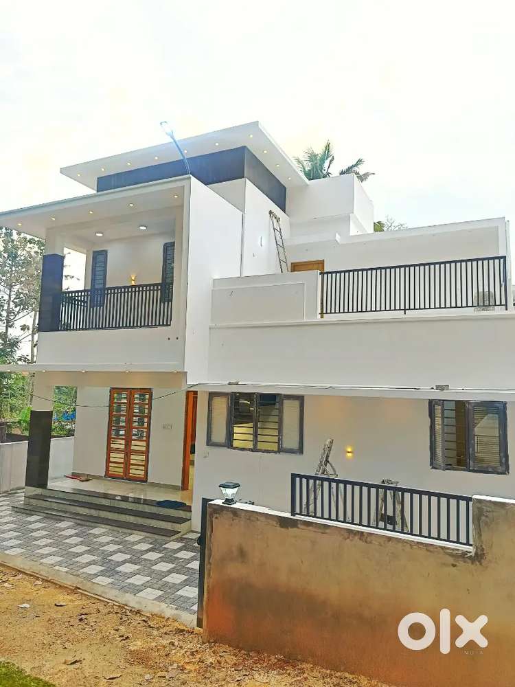 New 4bhk house for sale near karyavattom st Thomas school.