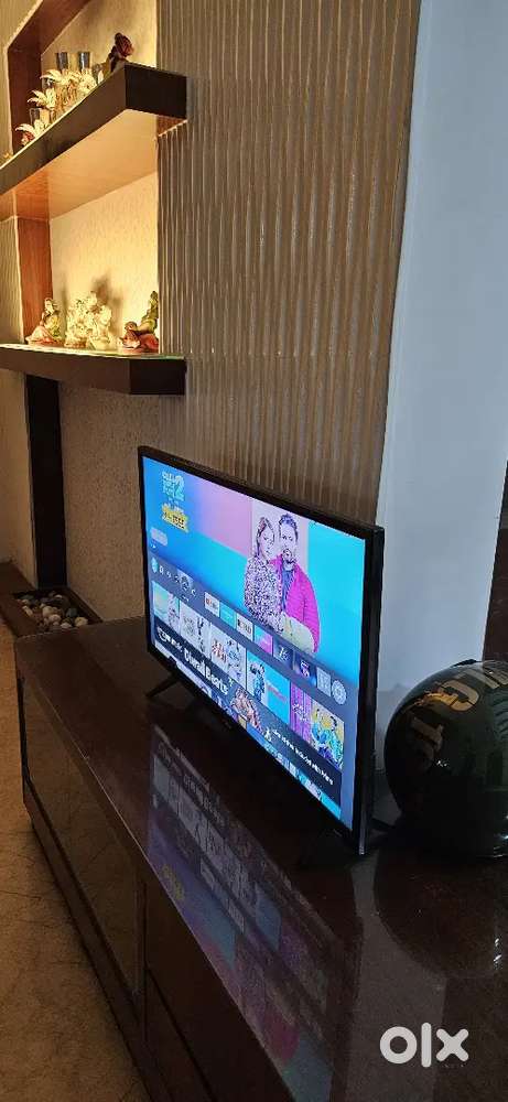 Chroma TV 32 inches  HD  Non smart