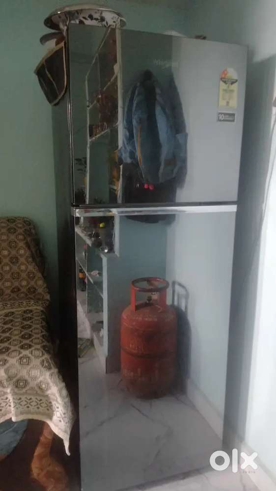 Firdge double door whirlpool.