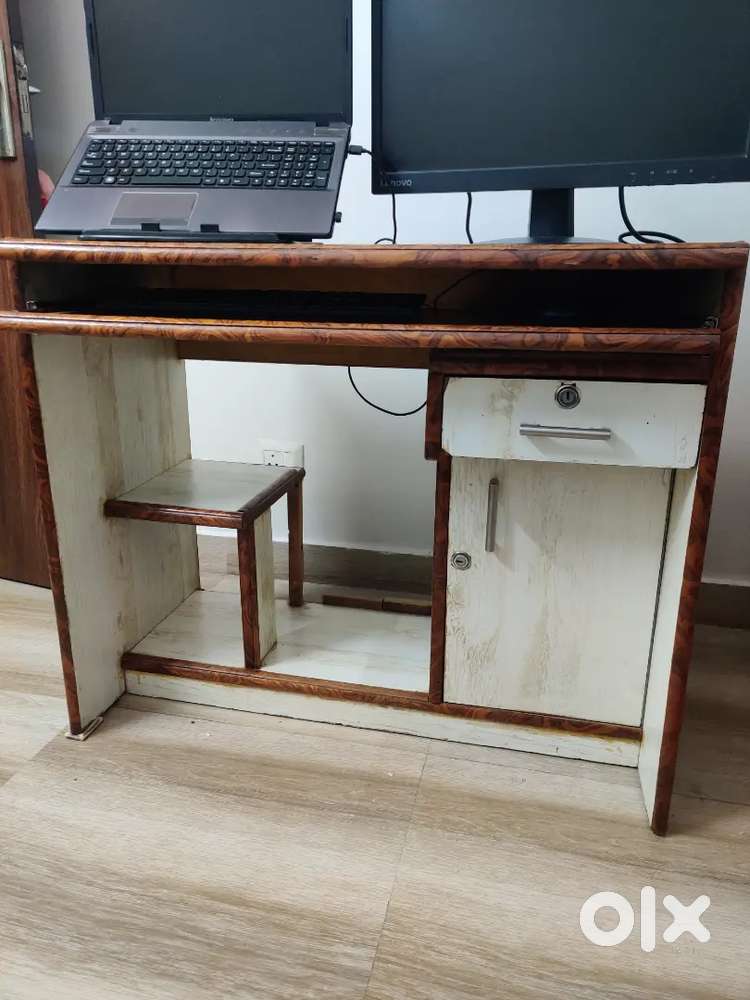 Study Table Office Desk Computer/Laptop Table with Lockable storage