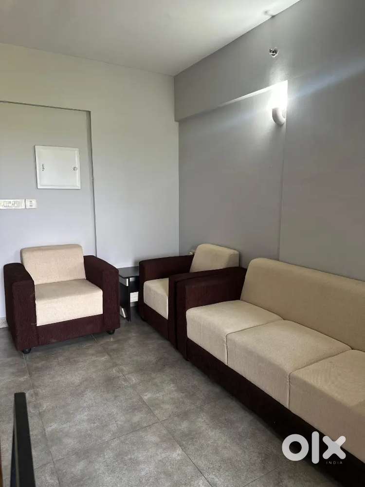 1 BHK PREMIUM FULLY FURNISHED FLAT IN KAKKANAD EDACHIRA NEAR INFOPARK