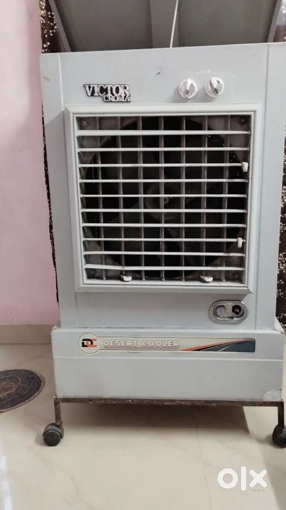 Full size Exaust Cooler well furnished last year buywith cooler stand