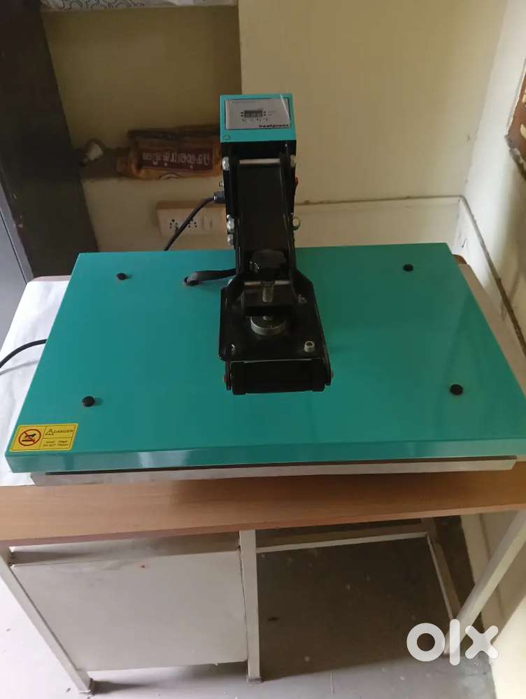T-shirt printing machine