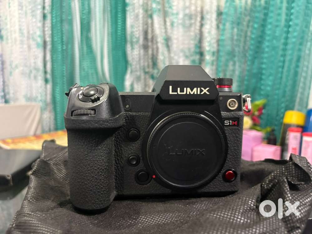 PANASONIC LUMIX S1H  BODY