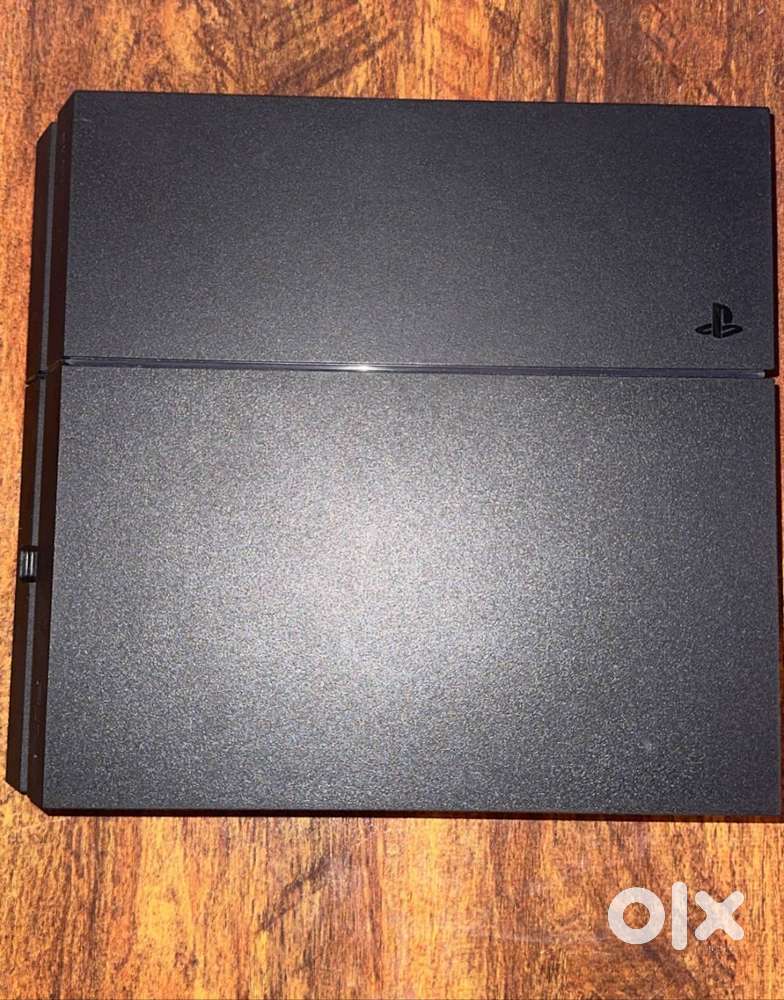 PS4 PlayStation4  PS4 Console– Like New  8 Games Free (Non-Negotiable)
