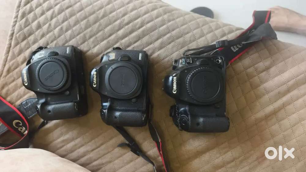 urgent sell 5d mark4 & 2 5d mark 3 body only.. no battery no charger.
