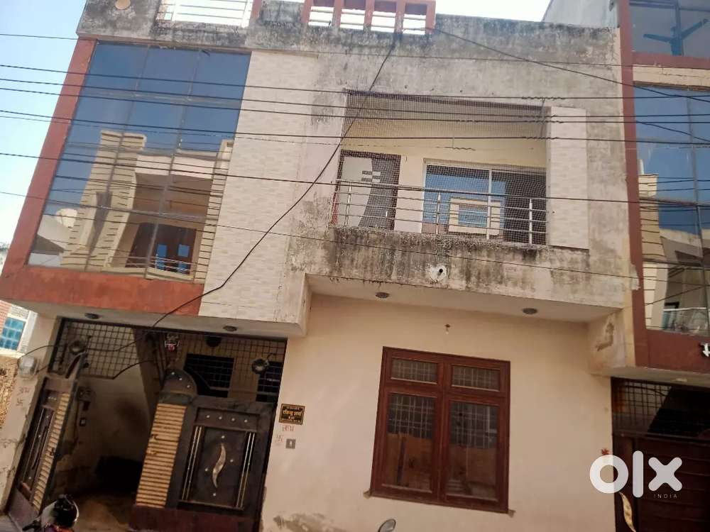 25*40 well maintained house