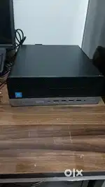 Hp cpu .. zebronick monitor.. keyboard .. mouse