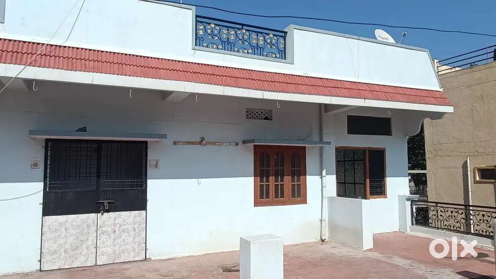 Single penthouse room available for rent