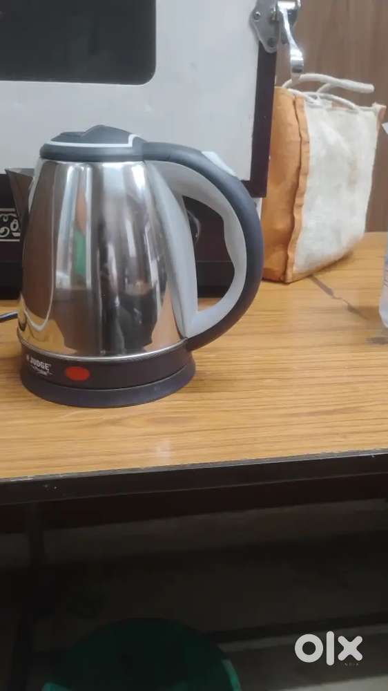 Precision Pour: Variable Temperature Electric Kettle for the Perfect