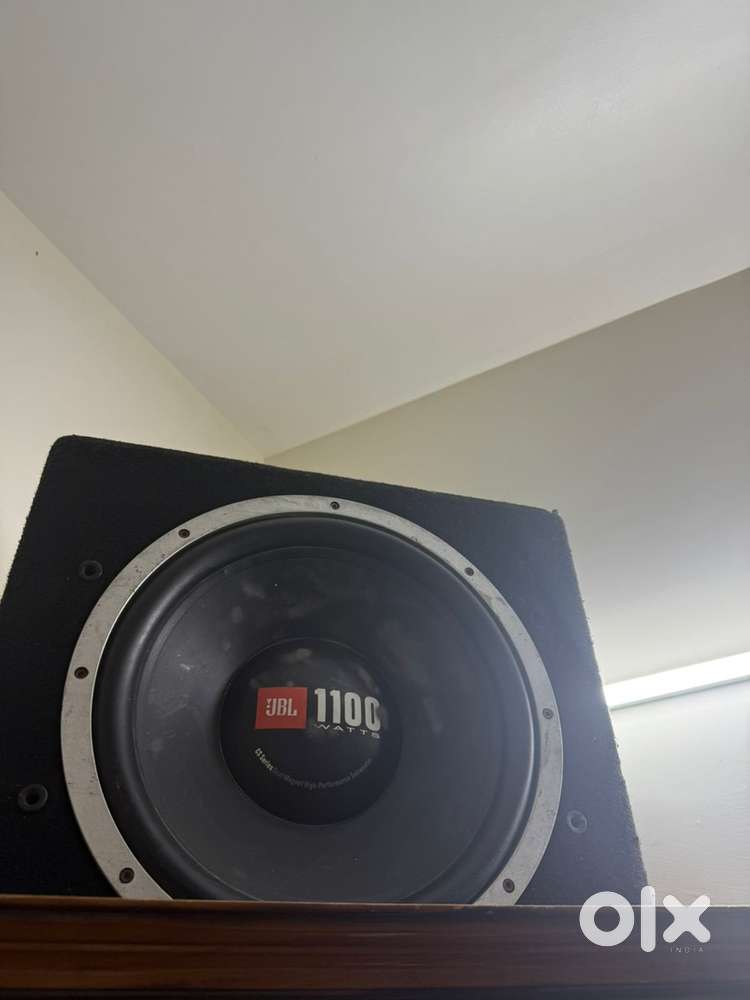 Bass tube with amlifier