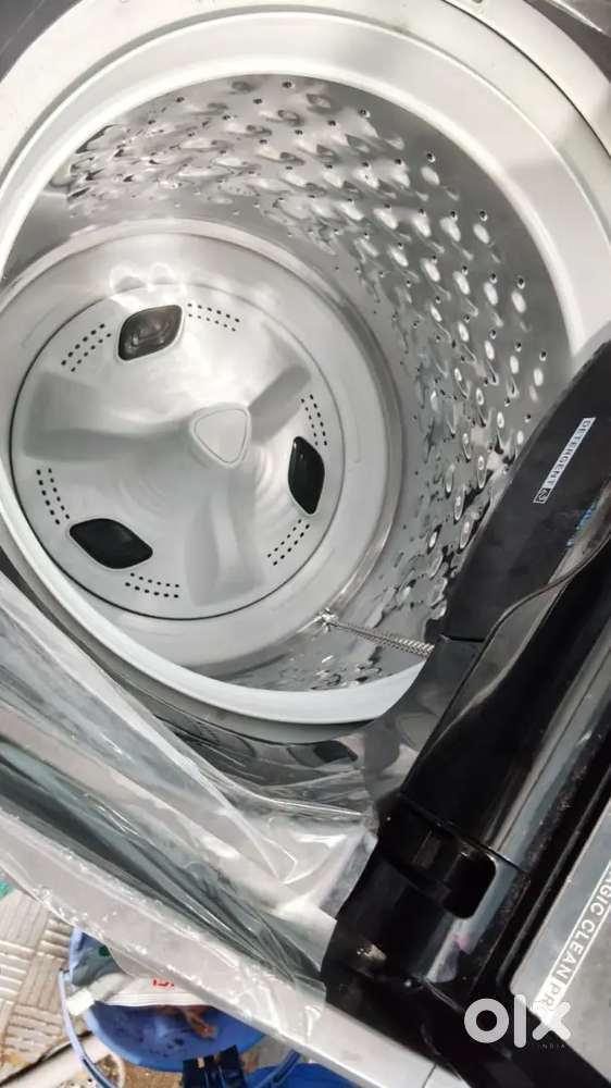 Whirlpool 8kg fully automatic top load with inbuilt heater Grey