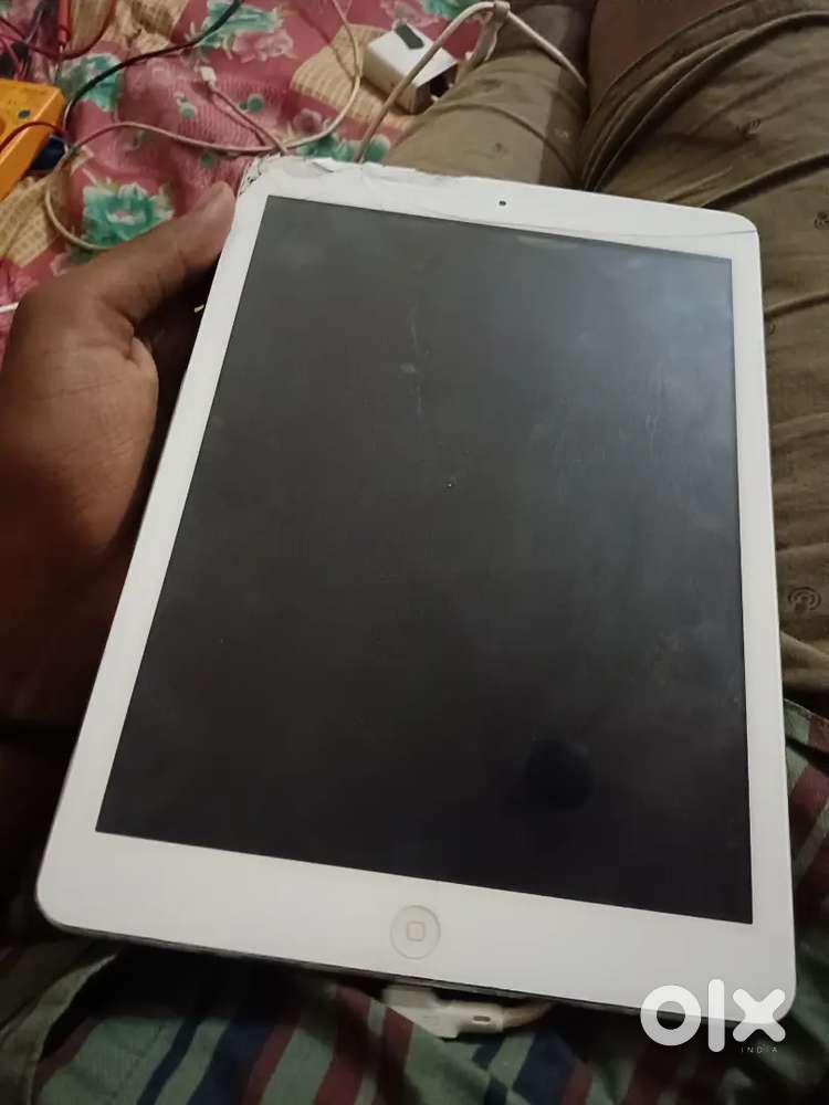 iPhone7, ipad air 2 ,2working laptops & working PS2 & wired controller