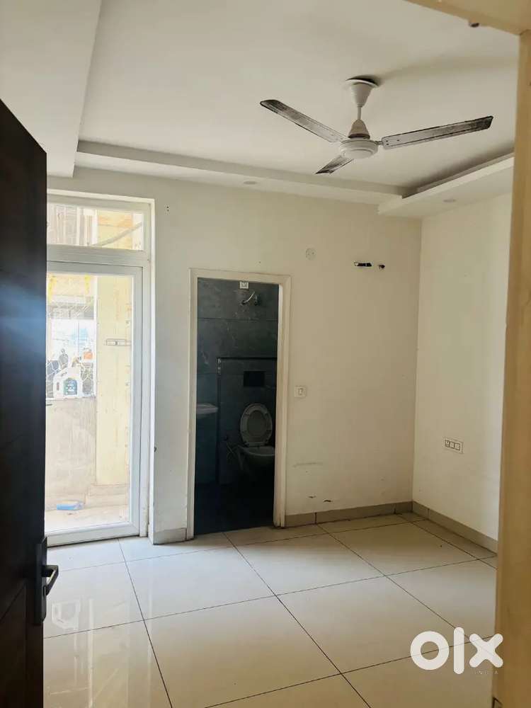 2 bhk semi furnished flat for Rent