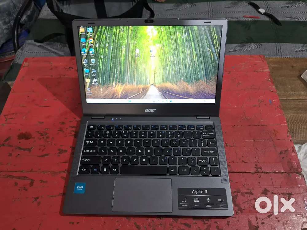 Acer laptop dual care 8gb ram /128 gb ssd only 5 Day old