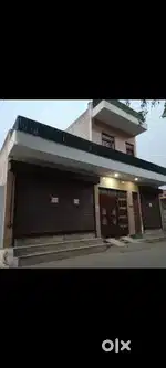 On main chownk in commercial area