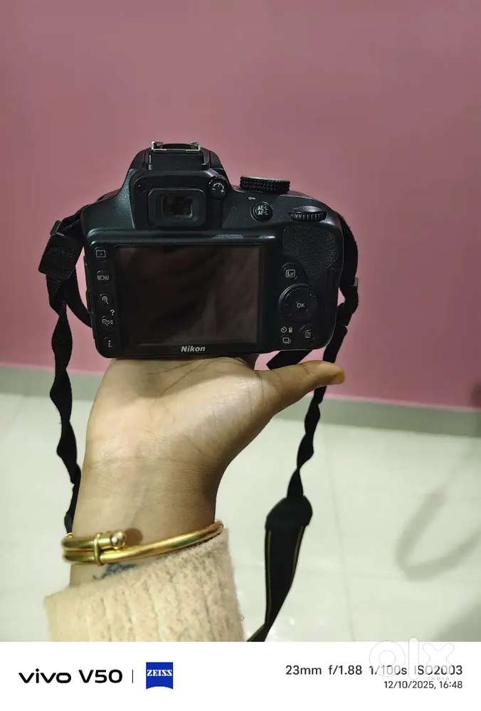 Nikon digital camera with extra lense