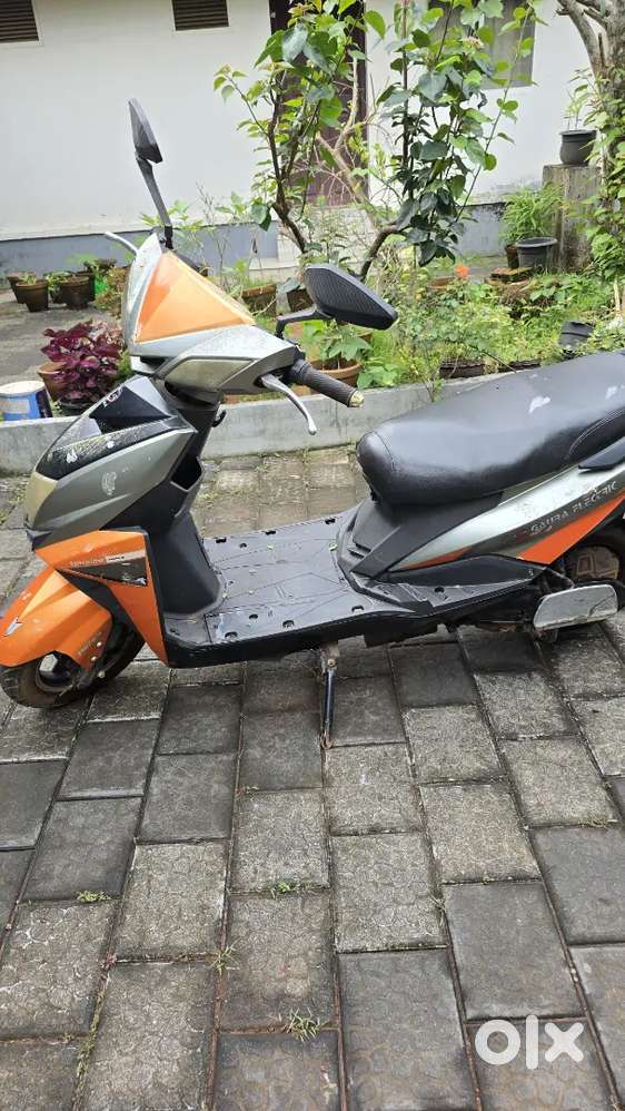 Gaura electric scooter